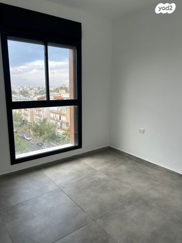 גג/ פנטהאוז, חולון