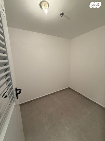 דירה, הר מירון, נווה ישראל, הרצליה