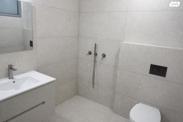 דו משפחתי, מתחם 19 - 20 (מתחם הפרחים), הוד השרון