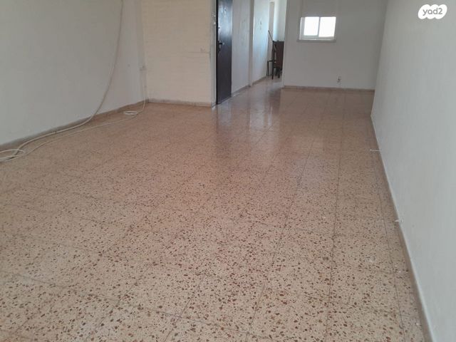 דירה, בר כוכבא, אחוזת כנרת, טבריה