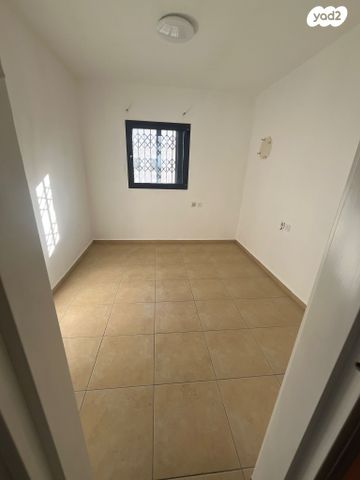 דירה, דרך דגניה 46, קרית השרון, נתניה