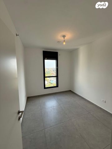 דירה, הר מירון, נווה ישראל, הרצליה