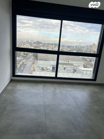 גג/ פנטהאוז, חולון