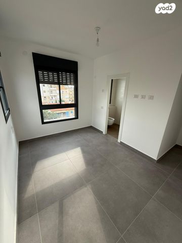 דירה, דניאל, בת ים