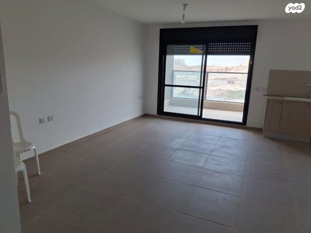 דירה, רבי חנינא, בית שמש