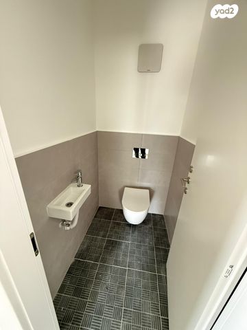 דירה, דניאל 3, בת ים