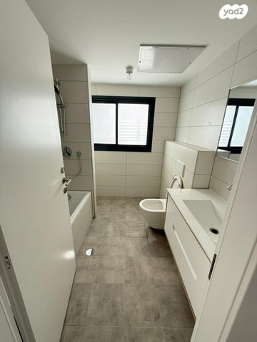 דירה, דניאל 3, בת ים