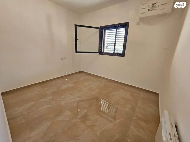 דירה, הכינור, גבעת זאב