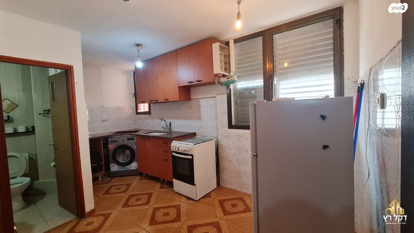 דירה, דב גרונר, עכו