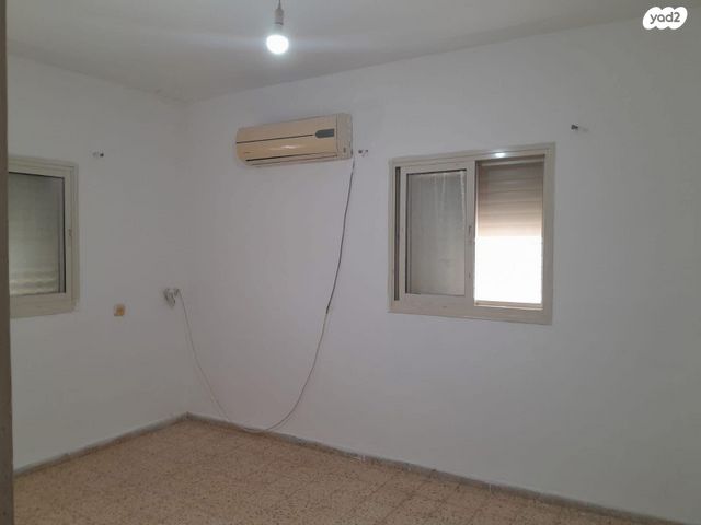 דירה, בר כוכבא, אחוזת כנרת, טבריה