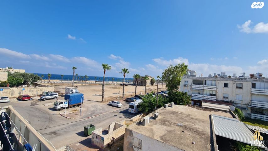 דירה, דב גרונר, עכו