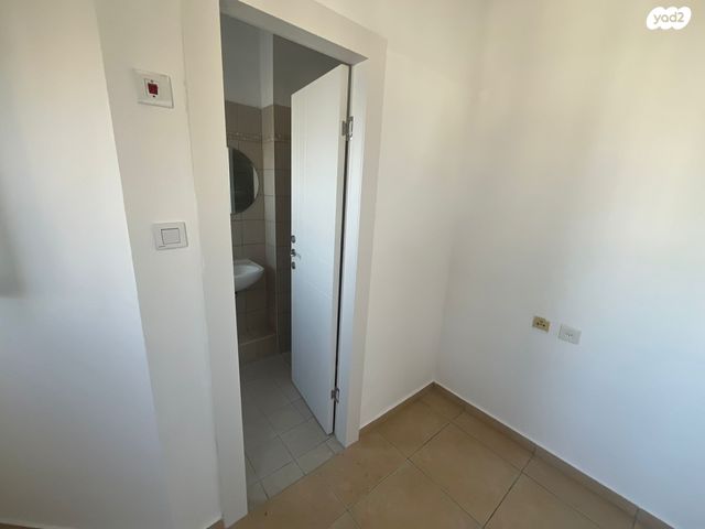 דירה, דרך דגניה 46, קרית השרון, נתניה