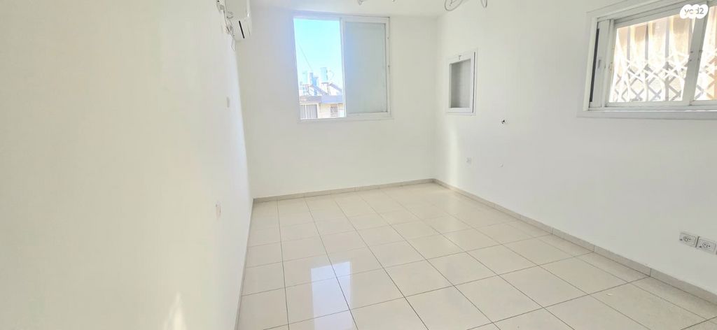 דירה, י"א באדר, נגבה, רמת גן