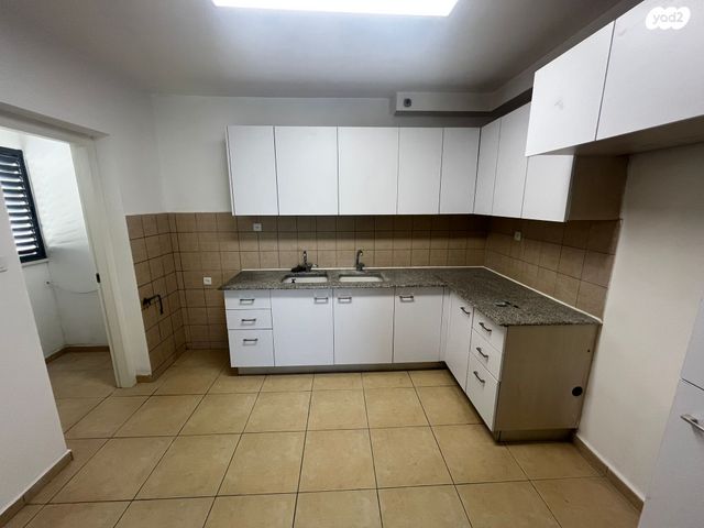 דירה, דרך דגניה 46, קרית השרון, נתניה