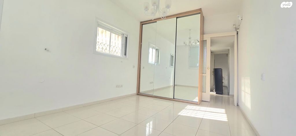 דירה, י"א באדר, נגבה, רמת גן