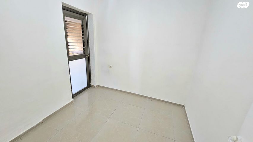 דירה, אלי כהן, עמידר, נהריה