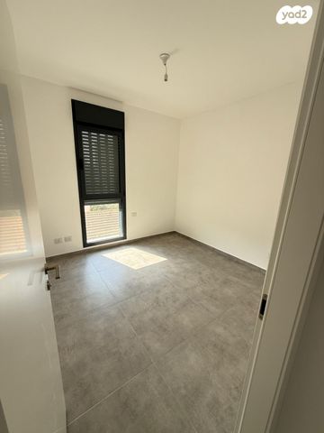 דירה, דניאל 3, בת ים