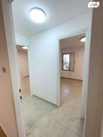 דירה, הגליל 3, המיסדים, כרמיאל