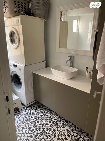 דירה, תש"י, שכונת הראשונים, רמת גן