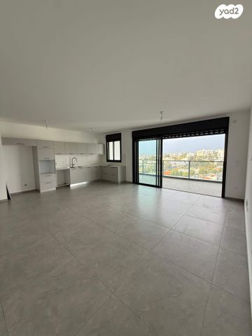 דירה, הר מירון, נווה ישראל, הרצליה