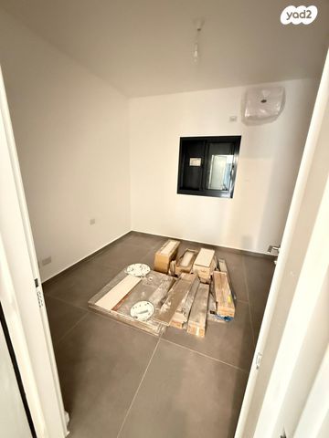 דירה, דניאל, בת ים