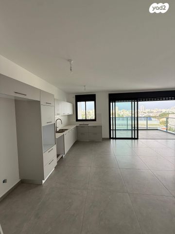 דירה, הר מירון, נווה ישראל, הרצליה