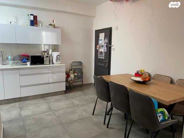 דירה, תש"י, שכונת הראשונים, רמת גן