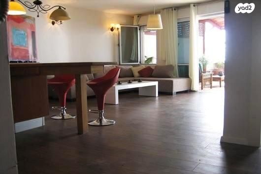 דירת גן, שדרות ניצה, נתניה