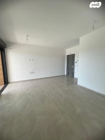 לאה גולדברג 