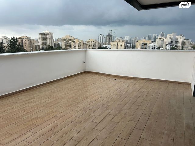 גג/ פנטהאוז, חולון