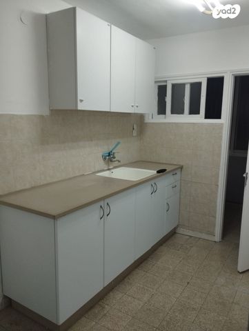 שקמים ואגמים