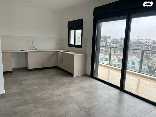 גג/ פנטהאוז, חולון