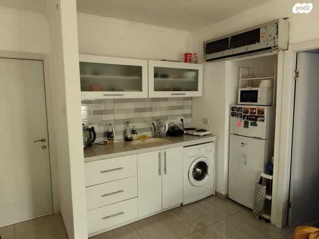 יצחק בן צבי 74