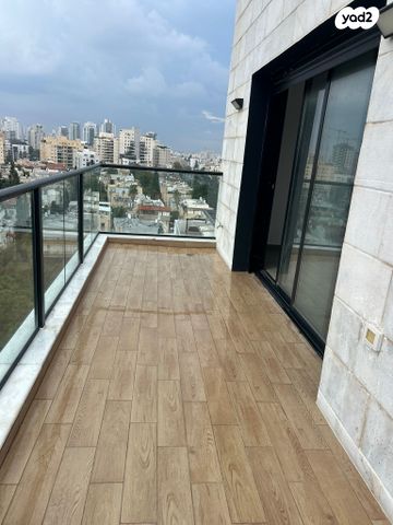 גג/ פנטהאוז, חולון