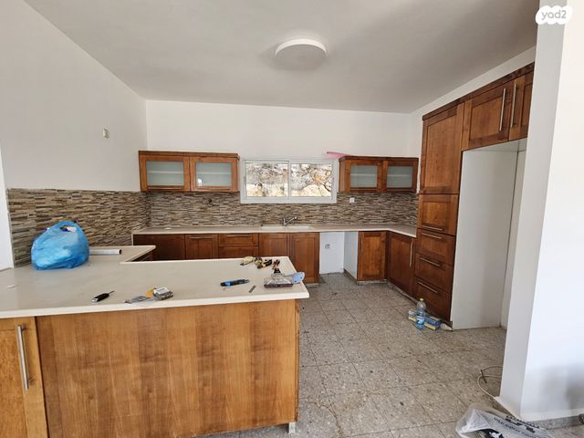 דו משפחתי, עץ אפרים