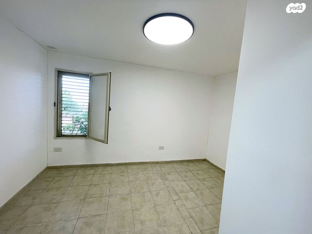 דירה, הגליל 3, המיסדים, כרמיאל