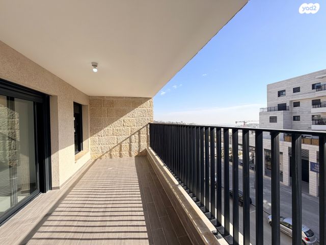 דירה, יצחק ארנסט נבנצל, ירושלים