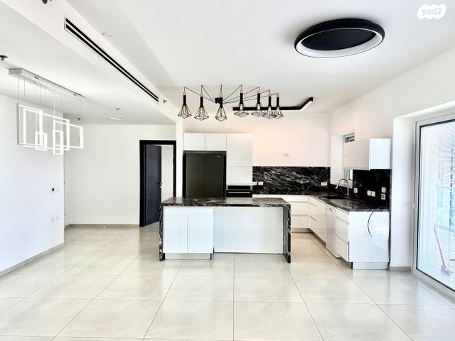 שדרות רחבעם זאבי 