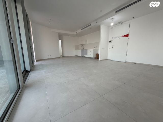 דירה, גרציאני יצחק, גני שרונה, קרית הממשלה, תל אביב יפו