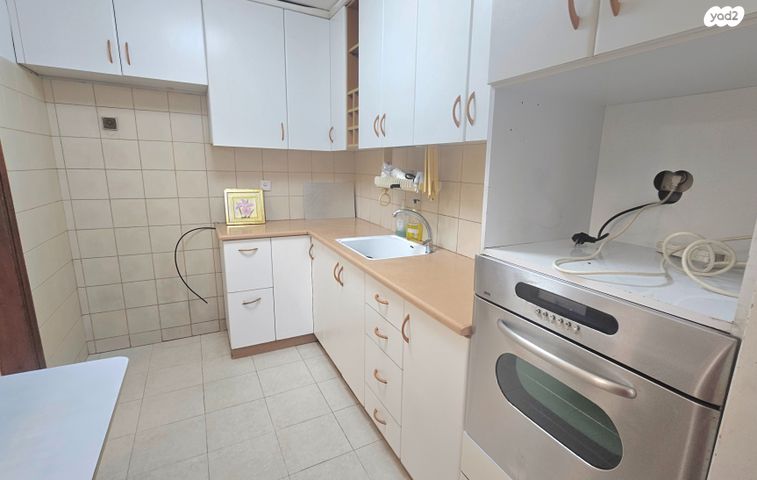 דירה, בן צבי, יהוד מונוסון