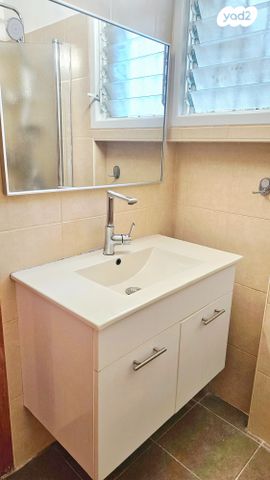 דירה, בן צבי, יהוד מונוסון