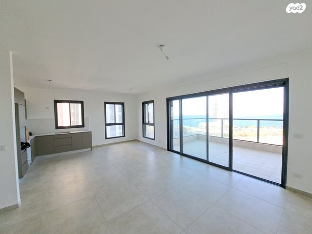 דירה, אמנון ליפקין שחק 3, נוף הטיילת, נתניה