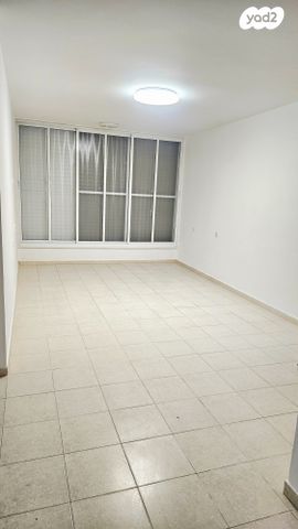 דירה, בן צבי, יהוד מונוסון