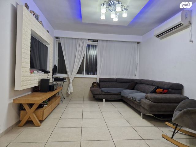 דירה, אצ"ל 40, שז"ר / דקר, טירת כרמל