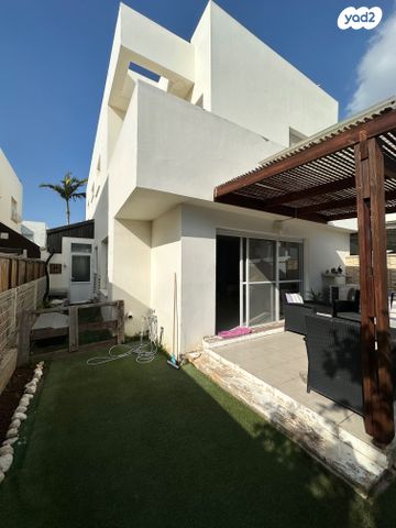 בית פרטי/ קוטג', גן יבנה