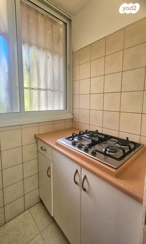 דירה, בן צבי, יהוד מונוסון