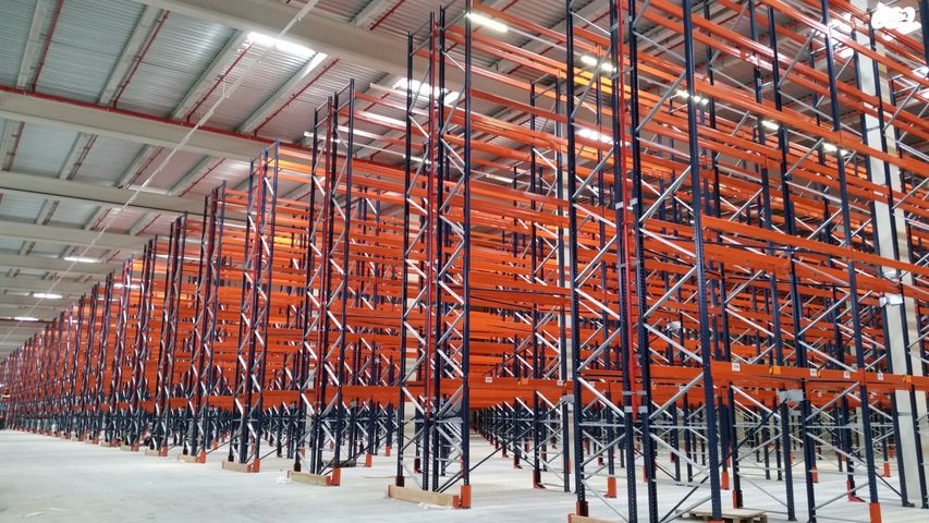 מחסנים, שאר העיר, קיסריה