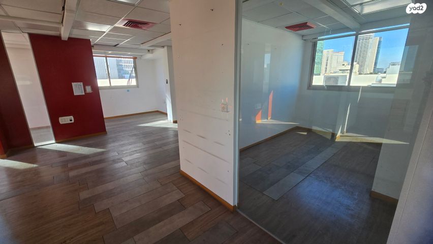 מונטיפיורי, הרכבת