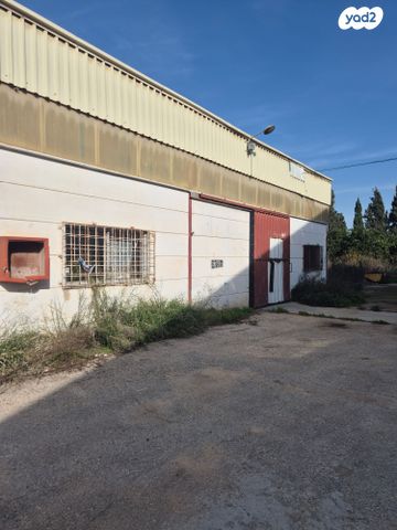 מחסנים, פרדס חנה כרכור