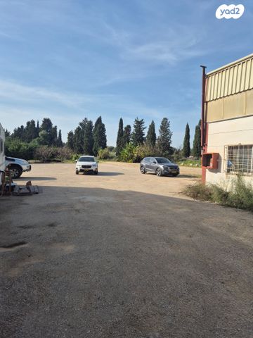 מחסנים, פרדס חנה כרכור